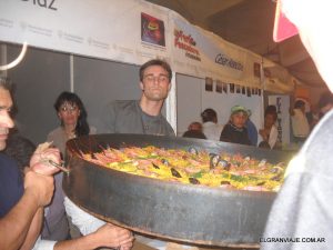 El Gran Viaje | Paella popular en Puerto Madryn image 1